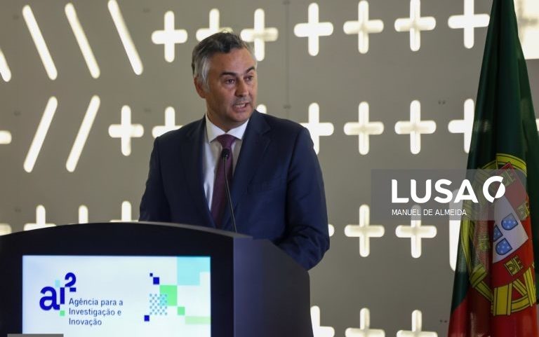 Dificuldades na leitura identificadas; resultados globais positivos, diz ministro