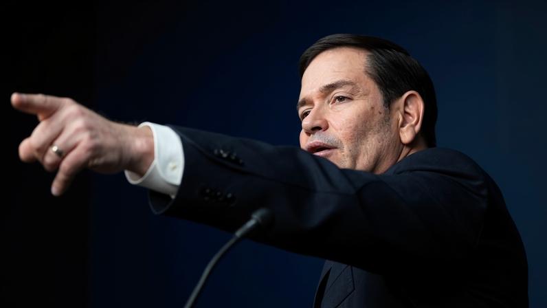 Rubio critica aliados da NATO por falta de apoio aos EUA frente a Teerã