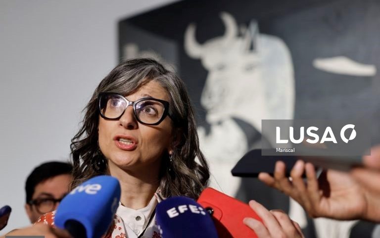 Estados Unidos levantam sanções contra Francesca Albanese