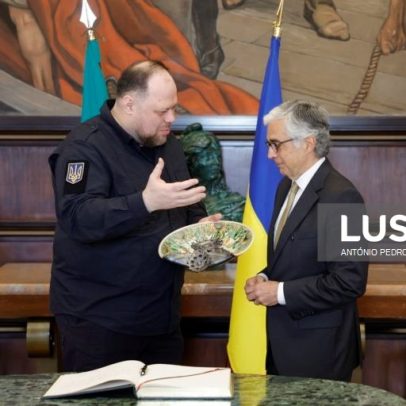 Aguiar-Branco afirma que o povo ucraniano sabe que não há paz sem liberdade