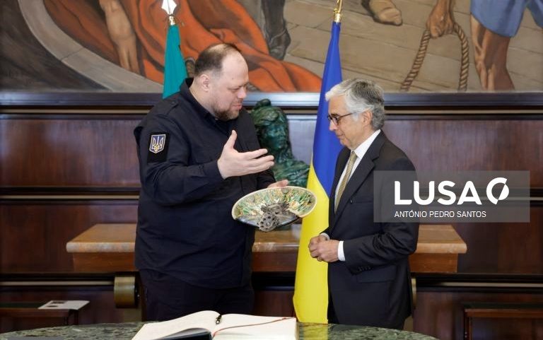Aguiar-Branco afirma que o povo ucraniano sabe que não há paz sem liberdade