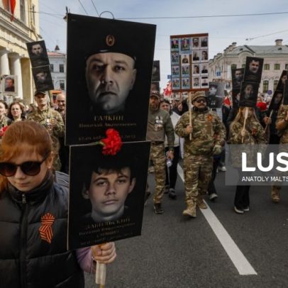 Idosa detida na Rússia por protestar contra o regime durante o Dia da Vitória