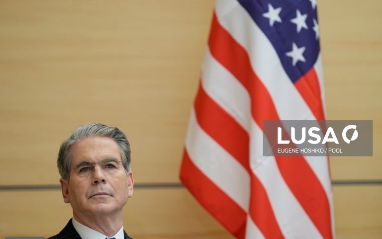 Secretário de Tesouro dos EUA critica falta de apoio europeu contra o Irão