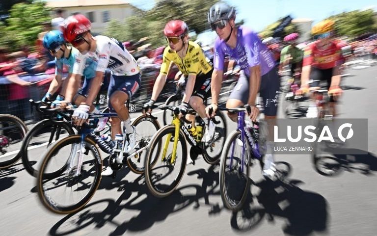 Giro: Jhonatan Narváez conquista quarta etapa e Ciccone veste a maglia rosa
