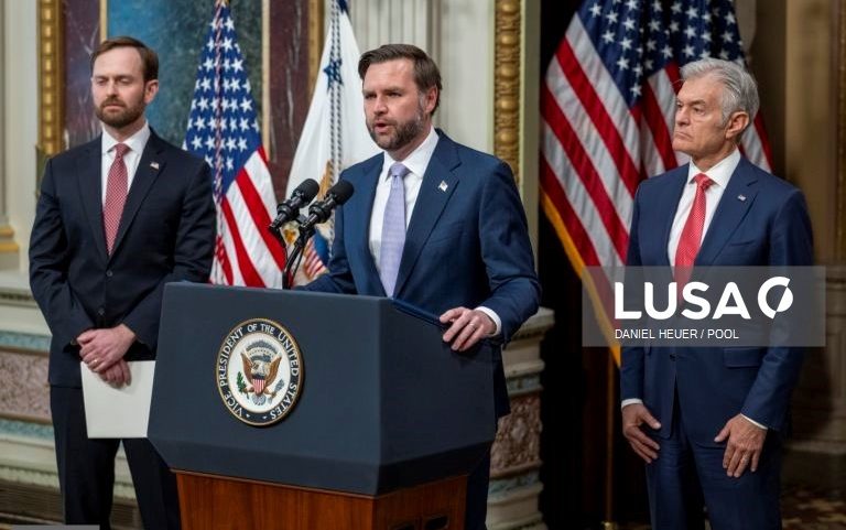 JD Vance sublinha que nuclear é linha vermelha nas negociações com o Irão
