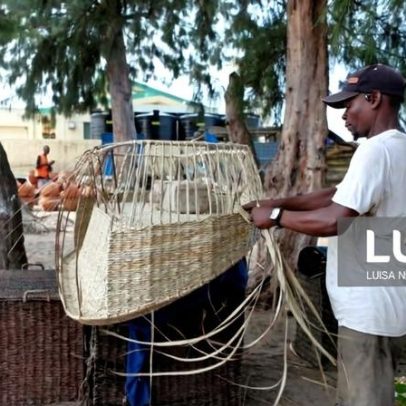 Cestos e móveis de palha feitos à mão ajudam famílias em Maputo