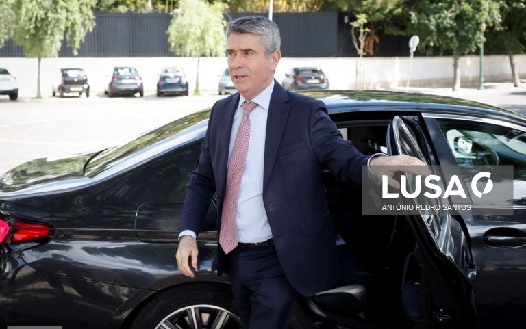 Carneiro diz que reforma laboral do Governo iria asfixiar as empresas