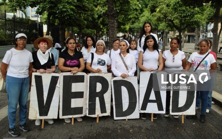Ex-detidos prometem lutar pela libertação de presos políticos na Venezuela