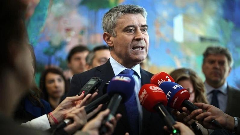 José Luís Carneiro exige comportamentos irrepreensíveis a titulares de cargos PS