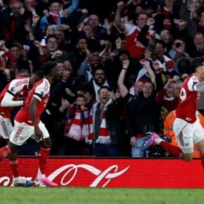 Arsenal vence Burnley após jogo difícil e fica mais perto do título