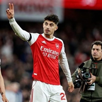 Arsenal conquista 14.º título inglês após empate do City