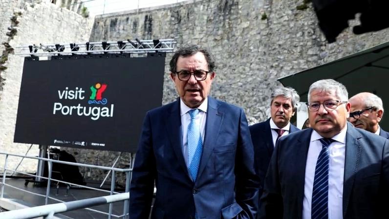 Combustível para aviões não será problema para turismo em Portugal – ministro
