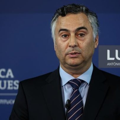 Ministro confirma ajuste que limita apoio extra a alunos mais pobres