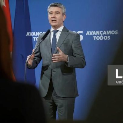 Líder do PS acusa Governo de falha na resposta aos momentos críticos