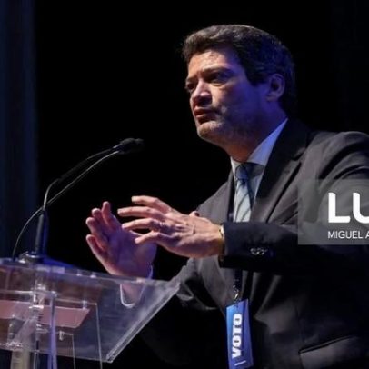 Ventura acusa Montenegro de estratégia caricata sobre lei laboral