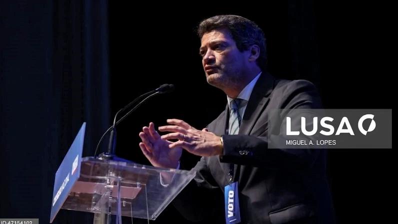 Ventura acusa Montenegro de estratégia caricata sobre lei laboral