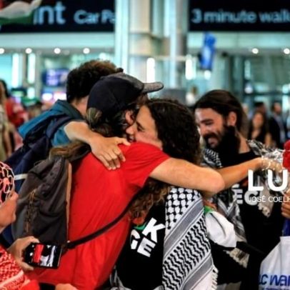 Ativistas portugueses detidos em Israel chegaram hoje a Portugal