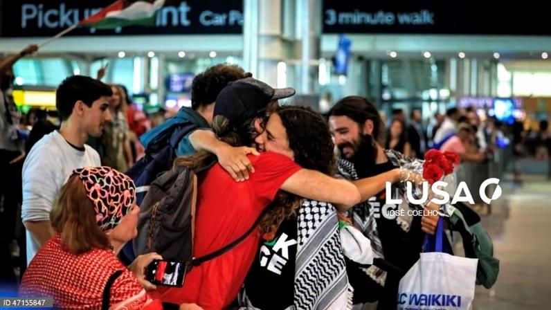 Ativistas portugueses detidos em Israel chegaram hoje a Portugal