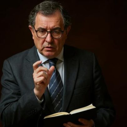 Ministro da Economia confia em défice zero, admite grande dificuldade