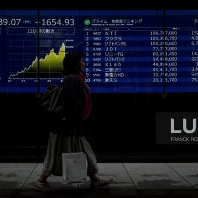 Nikkei sobe 2,87% fecha em máximo com perspetiva de paz no Irão