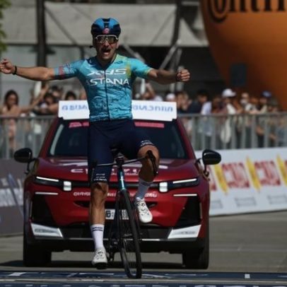 Bettiol vence 13.ª etapa da Volta a Itália; Eulálio mantém camisola rosa