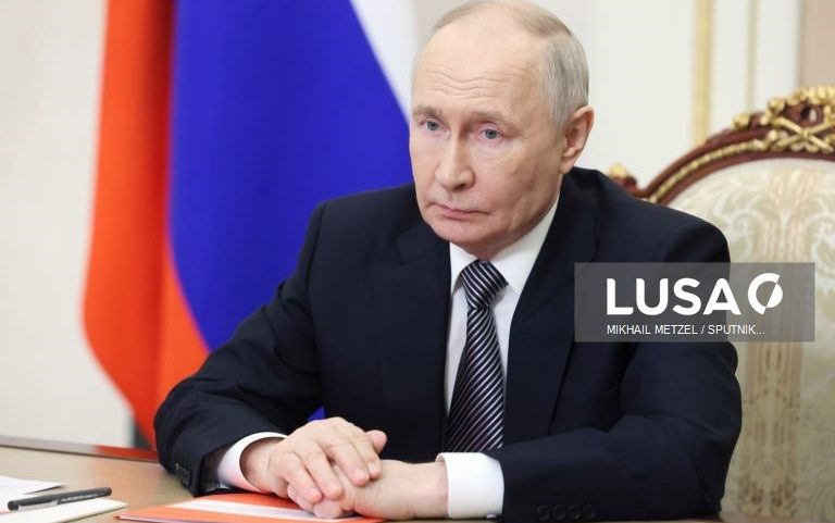 Putin promulga lei que autoriza defesa militar de cidadãos russos no estrangeiro