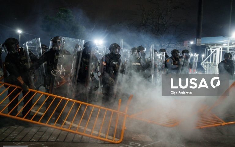 Governadora da Nova Jérsia envia polícia para zonas de protesto junto a detenção de imigrantes
