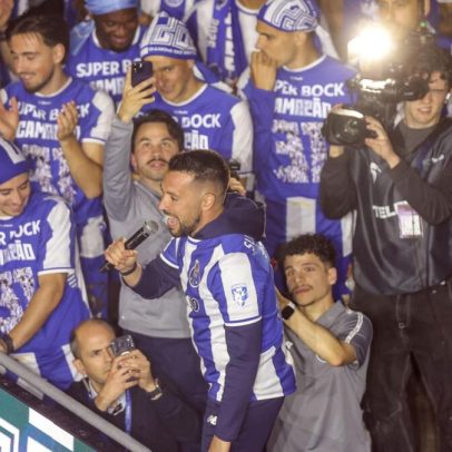 Farioli troca onze titular, Bednarek fica de fora