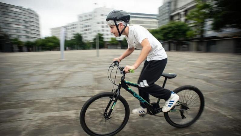 Vários jovens experimentam bicicletas na Maia
