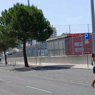 Fãs aguardam Bad Bunny à porta da Luz