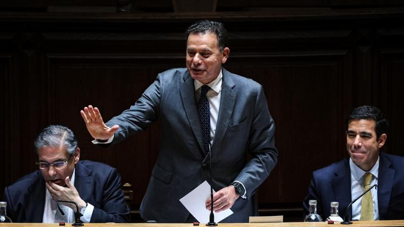 Montenegro reconhece falhas e revisará regras após temporais