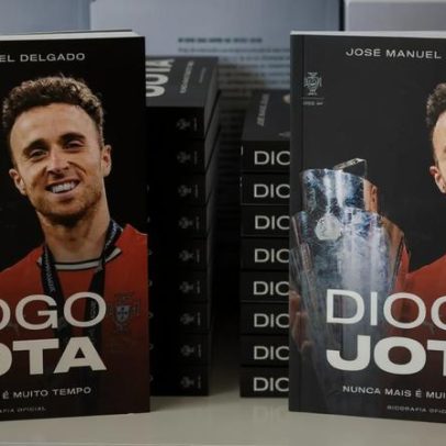 Diogo Jota lança livro biográfico hoje com frase sobre relógios, joias e carros