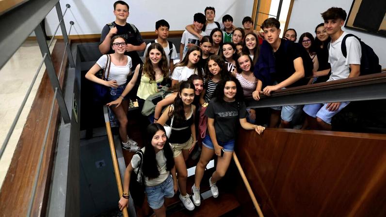 Alunos portugueses e espanhóis visitam a redação do Jornal de Notícias