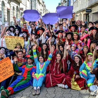 Jovens universitários promovem amor na Baixa do Porto em busca de geração melhor
