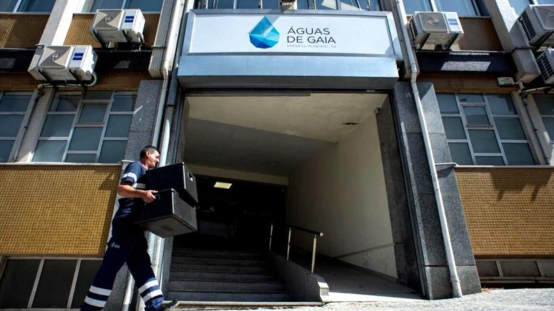 Ex-diretor recebeu um milhão em luvas; obras por técnicos da Águas de Gaia