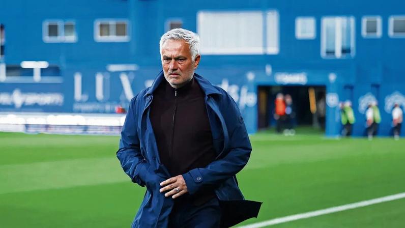 Mourinho com contrato de três anos à espera no Real Madrid