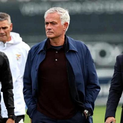 Mourinho diz que é preciso milagres para ficar à frente do Sporting