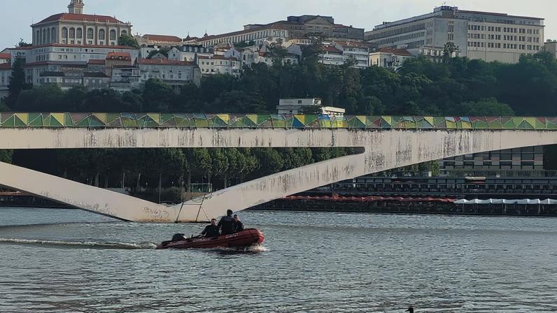 Aluno continua desaparecido após mergulho no Mondego durante Queima das Fitas