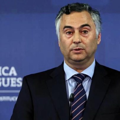 Ministro confirma ajuste que limita bolsa de incentivo a universitários pobres