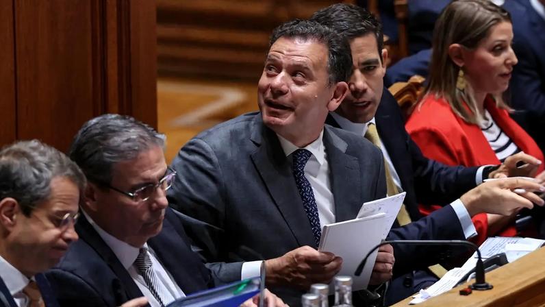 Lucky Luke, Speedy Gonzalez e Cebolinha marcaram debate quinzenal centrado em relatórios por divulgar e dúvidas sobre a resposta do Governo perante as tempestades e fenómenos extremos