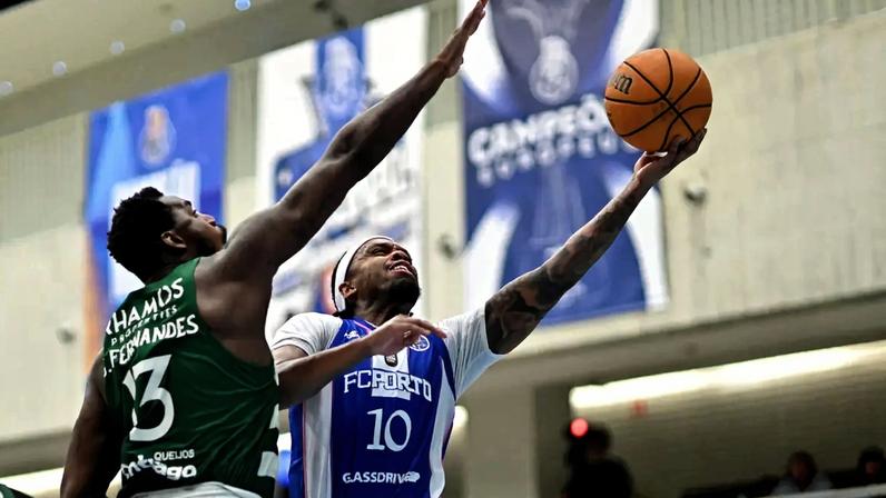 F. C. Porto vence Sporting e fica a um passo da final da Liga de basquetebol