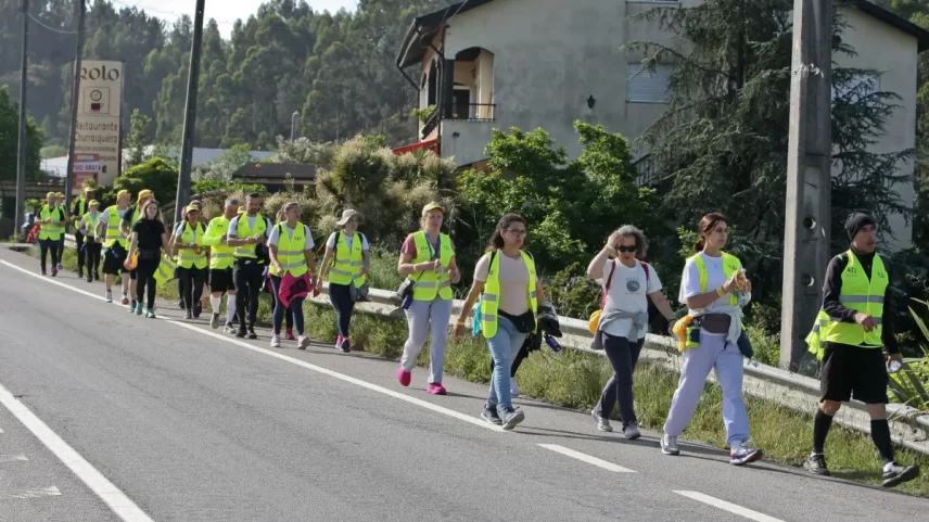 GNR pede cuidados redobrados na estrada com peregrinos e condutores