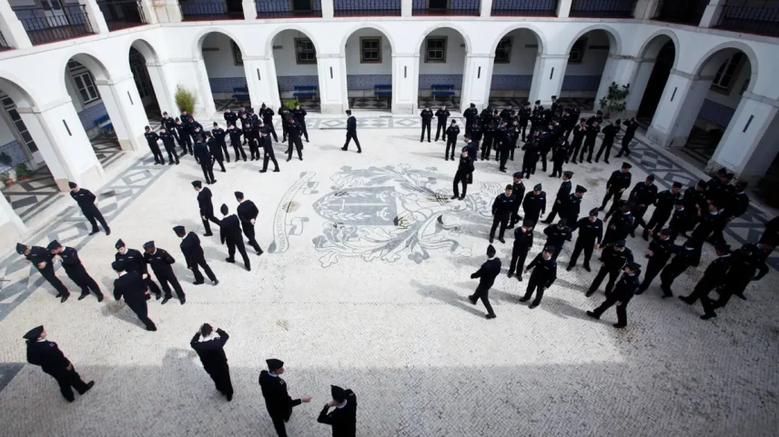 Cadete expulso da PSP por publicações extremistas recorre ao Supremo
