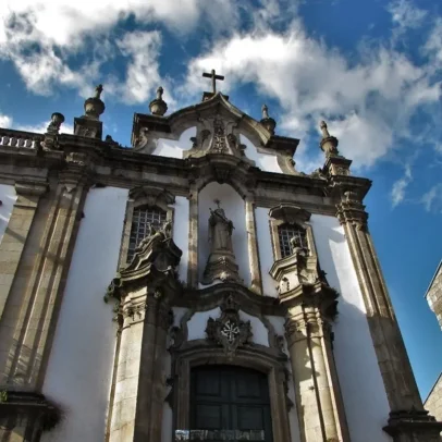 Cruz da Igreja de São Domingos destruída por raio