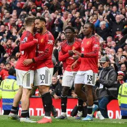 Manchester United vence o Liverpool e garante regresso à Champions