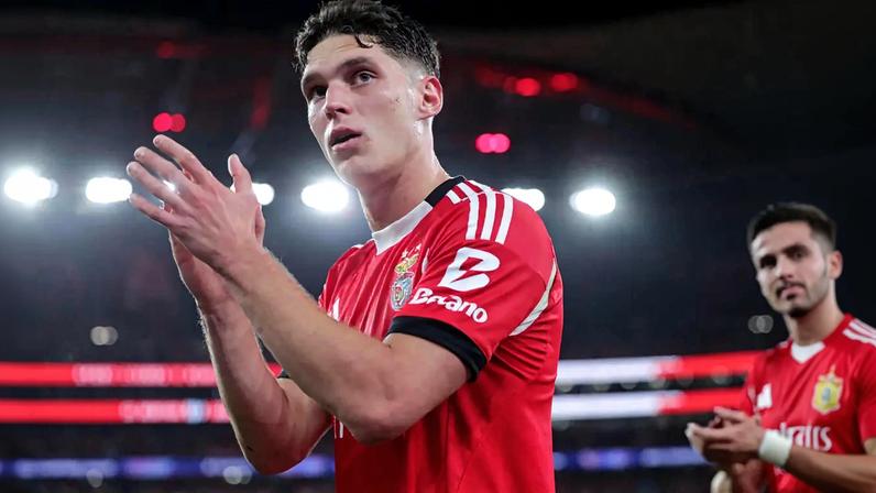 Sudakov diz que continua a amar o futebol e não planeia parar