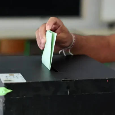 Membros da Comissão Nacional de Eleições negam ter bloqueado colegas