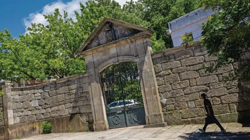 Instalações, na Rua Barão de Forrester, no Porto, têm capacidade para apenas 30 cidadãos
