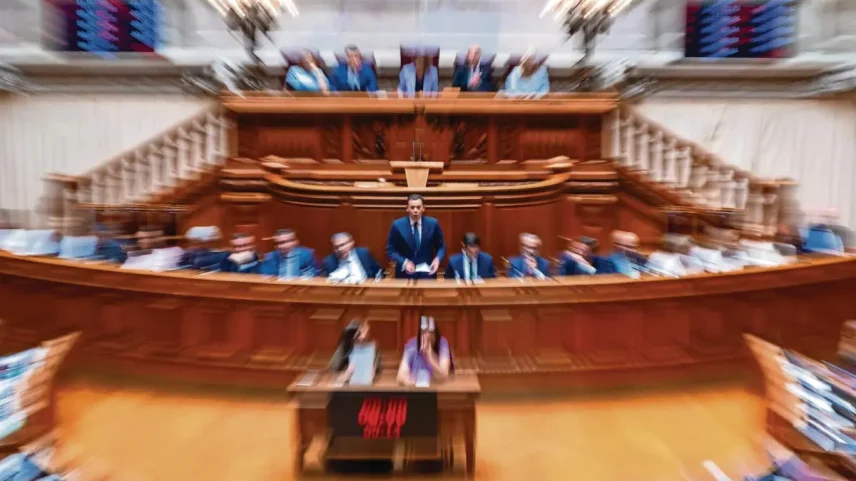 Hemiciclo tem três dezenas de candidatos que não foram eleitos