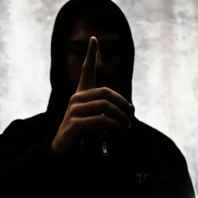 Rapazes com visão tradicional de masculinidade ligados a delinquência juvenil